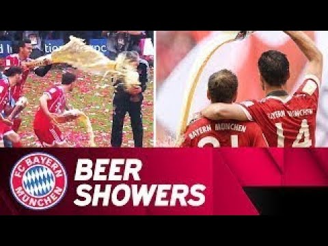 Bierdusche! FC Bayern München Meisterfeier 2017 von der Allianz Arena! Beer Shower!