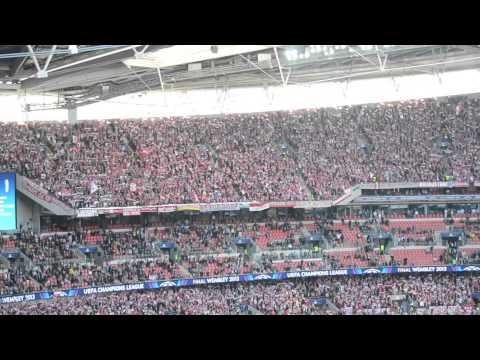 Bayern Munich singing Stern des Südens in UCL Final