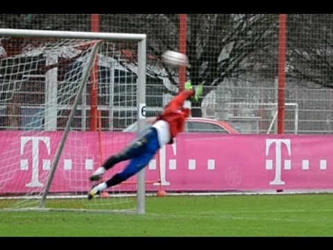 Manuel Neuer – High diving saves – Goalkeeper training FC Bayern Munich – part 8