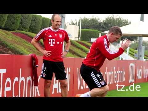 FC Bayern in Doha:"Arjen Robben" und "Bastian Schweinsteiger" machen Fortschritte (06.01.2014)