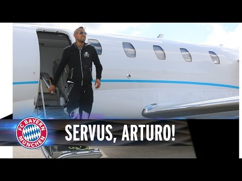 Arturo Vidal arrives at FC Bayern Munich