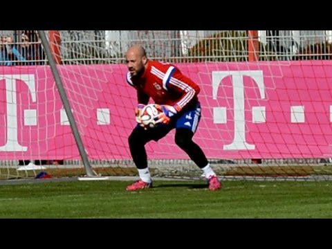 Pepe Reina – Spanish National Keeper Goalkeeper Training with Pep Guardiola | FC Bayern Munich