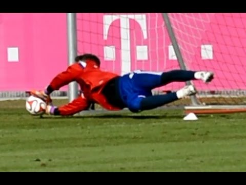 Ivan Lucic – Low diving Saves – Goalkeeper Training – Torwarttraining | FC Bayern Munich